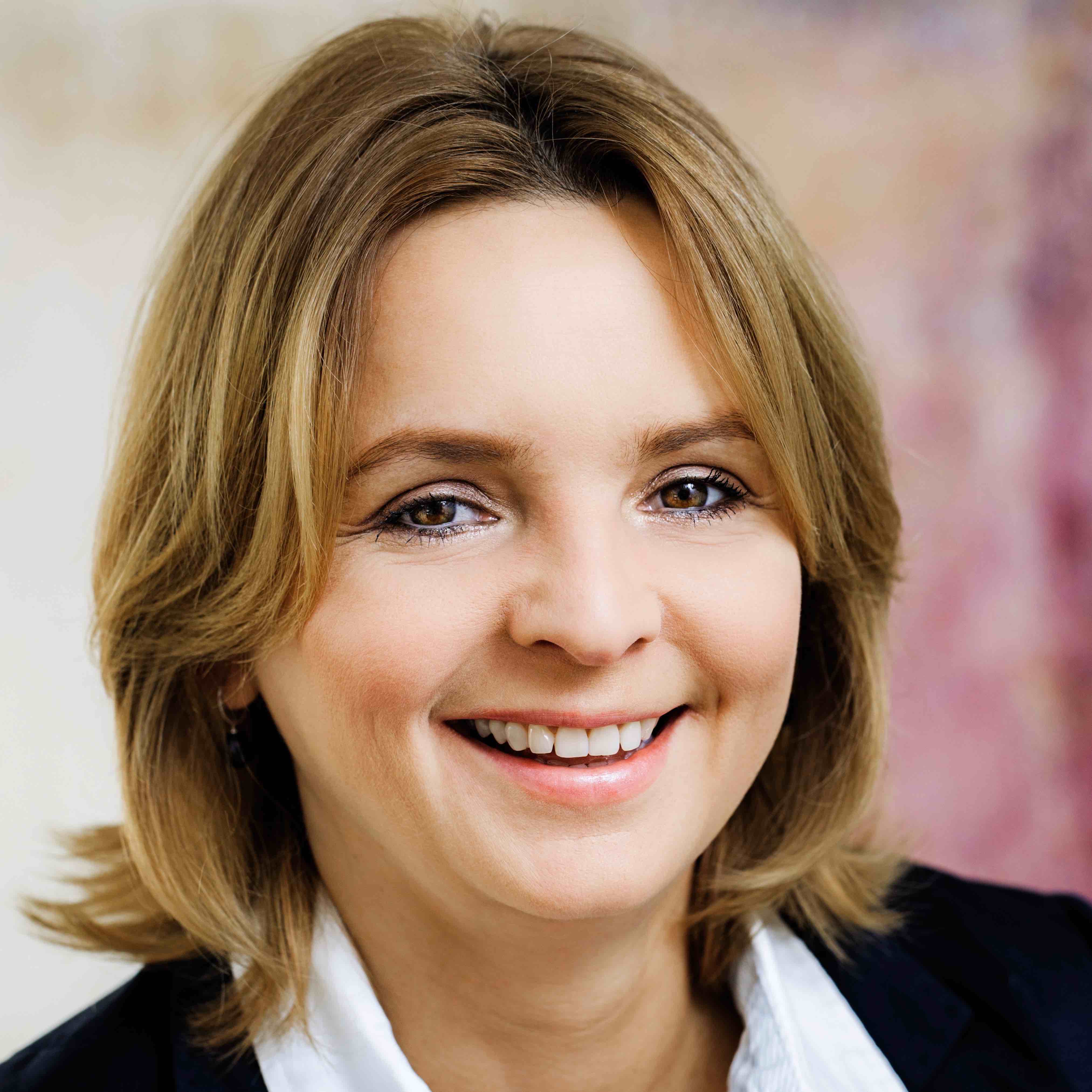 Mag. Mariana Heather